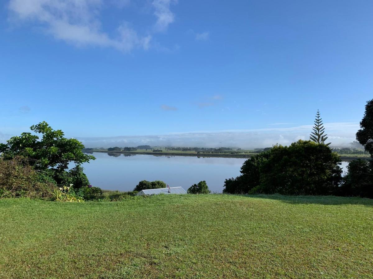 Peaceful Riverfront Cottage In Small Northland Town Te Kopuru Exteriér fotografie