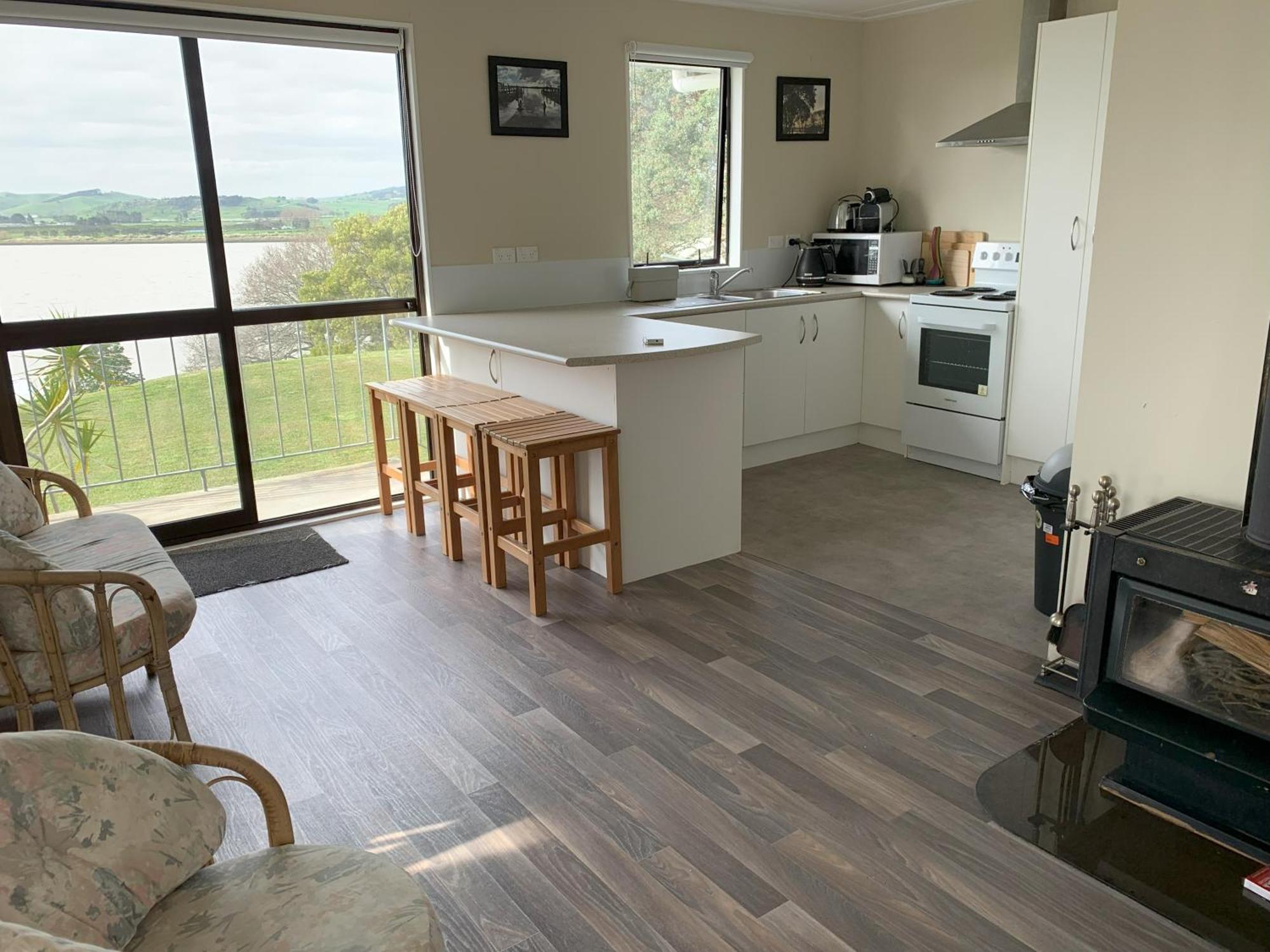 Peaceful Riverfront Cottage In Small Northland Town Te Kopuru Exteriér fotografie